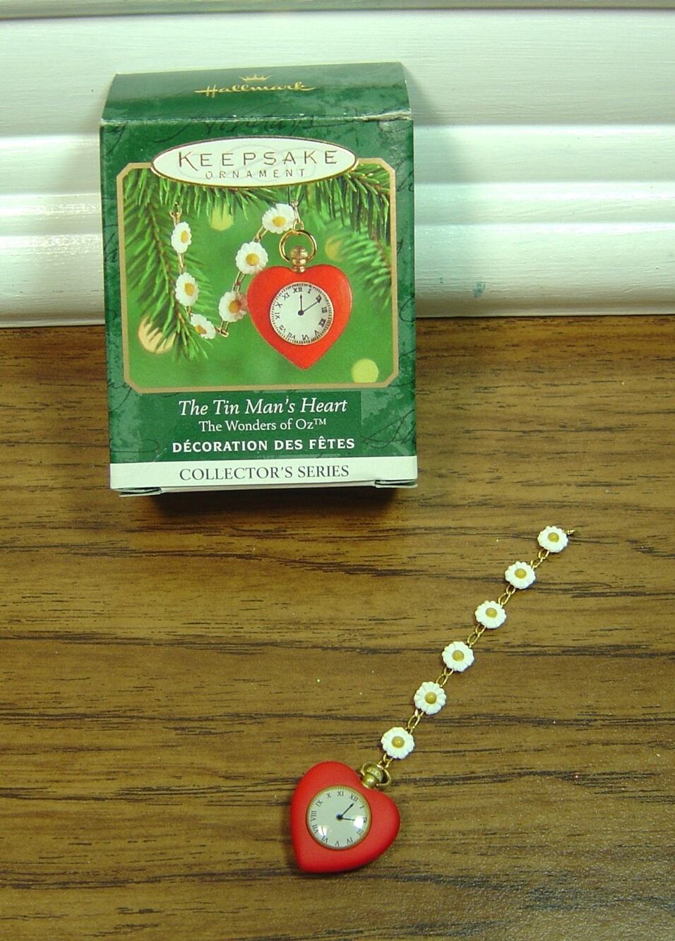 HALLMARK ORNAMENT-THE TIN MAN'S HEART #2 IN WONDERS OF OZ SERIES-MINIATURE-2000